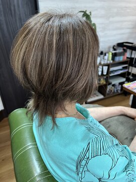 レック(REK) ウルフ　シークレットハイライト　大人髪スタイル