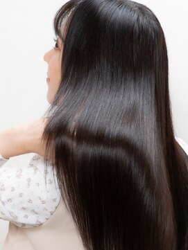 ララルーモ 渋谷公園通り店(LaLarOomo) 大人女性30代40代向け髪質改善キュアオペ