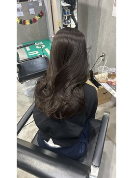 ラック(LUCK) レイヤーぱっつん前髪ステップボーンカットシルキー船橋/韓国