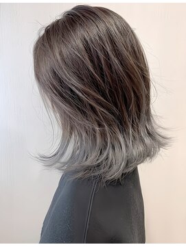 ミスグランディーヴィラス(Miss Grandee VILLAS) 外ハネミディグレージュエンドカラー