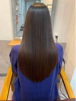 ネリネ 北千住駅東口学園通り前(Nerine)の写真/【北千住駅徒歩3分】ヘアケア専門店だからできる！白髪を染めるたびにツヤツヤの髪に..！