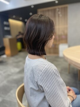 リファインド(REFINED) 最強ベージュで外ハネボブ(髪質改善カラー)  村田