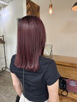 レジーロ (Regilo) ぱっつんロング×チェリーレッド