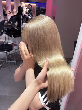 ダズリングディア(Dazzling Deer) ホワイトミルクティー/ミルクティーベージュ/ストレート/ロング