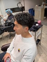 コワファーストナガサキシャンプーボーイ(COIFF1RST NAGASAKI SHAMPOO BOY)&nbsp;ショートセンターパート×ラフカール