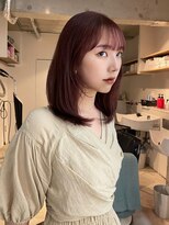プーネ(puune)&nbsp;肌が明るく見える深みのあるボルドーカラー