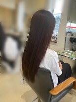 ジュリア(Giulia)&nbsp;温かみブラウン×ストレートで叶える、大人のナチュラル美髪♪