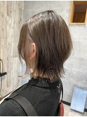 外ハネ×インナーカラー