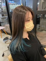 チルハウス(Chill-hus) 大人キレイストレート セクションカラー×ターコイズブルー
