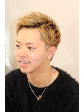 スモールバンブー small-bamboo ヘアーサロン ハイトーン × ショート