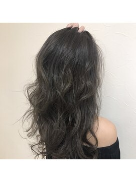 リズ(Liz.) グレージュカラー