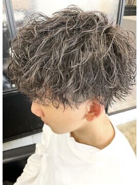 ワン(One) 波巻きツイストパーマ