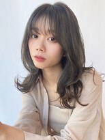 大人かわいい　くびれレイヤーミディアム