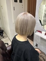 グラッジ 池袋(GLADGE)&nbsp;ハイトーンボブ ホワイトベージュ 池袋