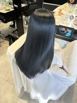 フィーネ(Fi-Ne) 艶カラー黒髪ロングヘア