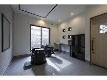 ラルスタイル(LALL style)の雰囲気（広い店内で、ゆっくりとお過ごしいただけます。）