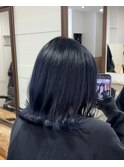 結べる長さのボブ×ブリーチありネイビーカラー