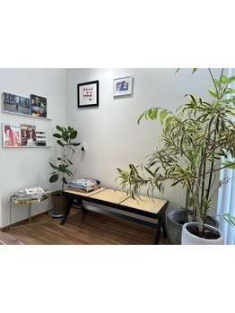 雰囲気の良さが人気の秘訣☆美容院は緊張する方も、アットホームな雰囲気なので心地よい時間を過ごせます！