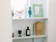 アノニム(Anonyme)の雰囲気（こだわりの店内でゆっくりとくつろげる空間）