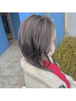 アース 郡山コスモス通り店(HAIR&MAKE EARTH)の写真/白髪染め卒業プラン☆白髪を活かした「髪色を育てるカラー」で伸びてきても気にならない、自然な髪色を実現