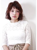 ショートバングで大人かわいいナチュラルミディ