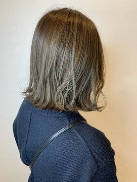 アンソメット 上津店(UN SOMMET) ハイライトで作る透明感アッシュベージュ[UNSOMMET_KAZUMI]