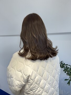 トレス(TRESS) 外ハネレイヤー　オリーブベージュ　大人かわいい