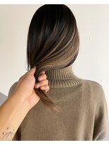 シアー(siar)&nbsp;インナーカラー　グレージュカラー