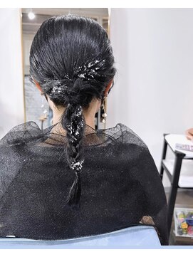 マリン(Marine) ナチュラルヘアアレンジ編み下ろし