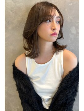 トルネード(TORNADO) くびれレイヤー斜めバングアッシュベージュ