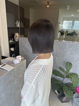 ケシキ(keshiki) 切りっぱなしボブ×ダークグレージュ