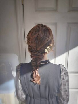 アロマ ヘアー ルーム 新宿3号店(AROMA hair room) 編み下ろしアレンジ／華やかローポニー