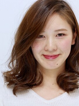 ニーノ(nino) ミディアムスタイル