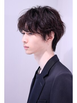 ネイビー(NAVY) センターパート 前下がりショート 大人黒髪 社会人 刈り上げなし