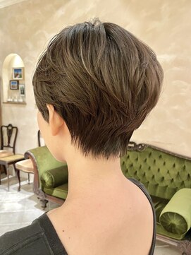 ビュートリアム265(BEAUTRIUM 265) 【首細・横顔美人】ハンサムショート ×3D白髪ぼかしハイライト