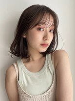こなれミディ　イメチェン　前髪　ウェーブパーマ　グレージュ