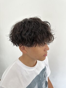 オンフリーク(ON FLEEK) 波巻きパーマ刈り上げマッシュ