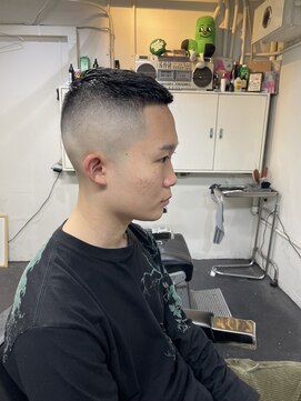 メリケンバーバーショップ フクオカ(MERICAN BARBERSHOP FUK) スキンフェードバーバースタイル