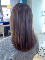 ユーシャンボール(U-CHAMBORD)&nbsp;シルキーレイヤーミディ【寝屋川/髪質改善/白髪ぼかし】