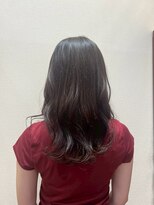 アクセ&nbsp;アッシュブラウン×美シルエットロング クセ毛風パーマ20代30代