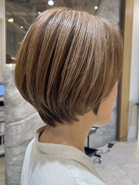 ソワネ 表参道(soigne) 表参道白髪ぼかし顔周りレイヤーくびれショートボブアッシュ40代