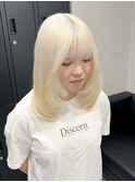 18592_ホワイトブロンドミルクティーベージュレイヤーカット