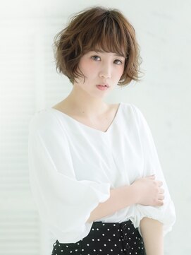 ビィシャイン 滝野店 柔らかくせ毛風ショート