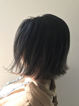 サーク(Sark) ネイビー切りっぱボブ