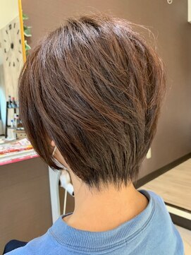 ダリア(Dalia) 大人×ショート