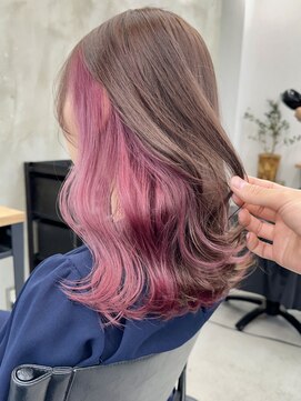 キラ 原宿(KILLA) ホワイトブロンド/ワイドバング/美髪/外ハネボブ/ダブルカラー