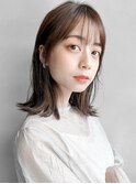 薄めバング外ハネボブセミディサイドバングレイヤーカット