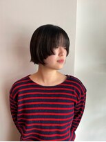マド(Mado)&nbsp;癖を活かしたショートボブ
