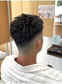 大人ヘア　フェードカット　メンズパーマ