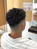 マキシム ナカイ(MAXIM NAKAI)&nbsp;大人ヘア　フェードカット　メンズパーマ